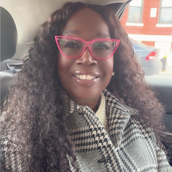 Meet your Posher, April - Picture 2 of 2